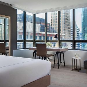 Premium Corner King Room